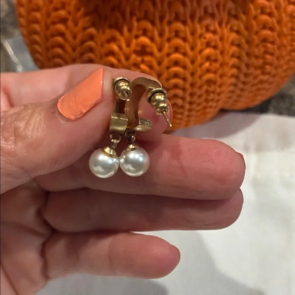 Dior Gold and Pearl Stud Earrings - Picture 8 of 10